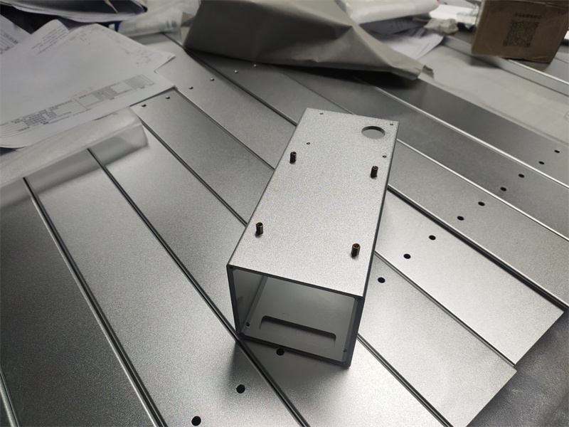 国产猛男GAYB0Y1麻豆CNC开孔攻牙精锯加工