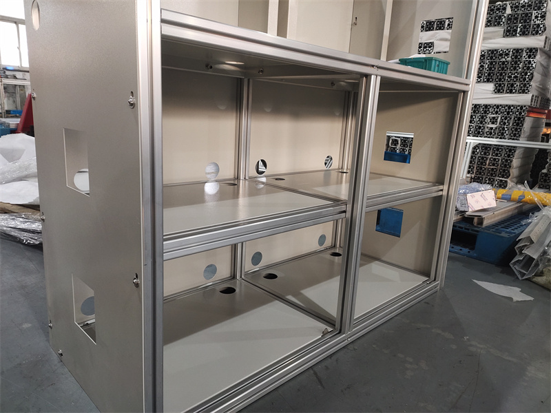 国产猛男GAYB0Y1麻豆机器人机柜